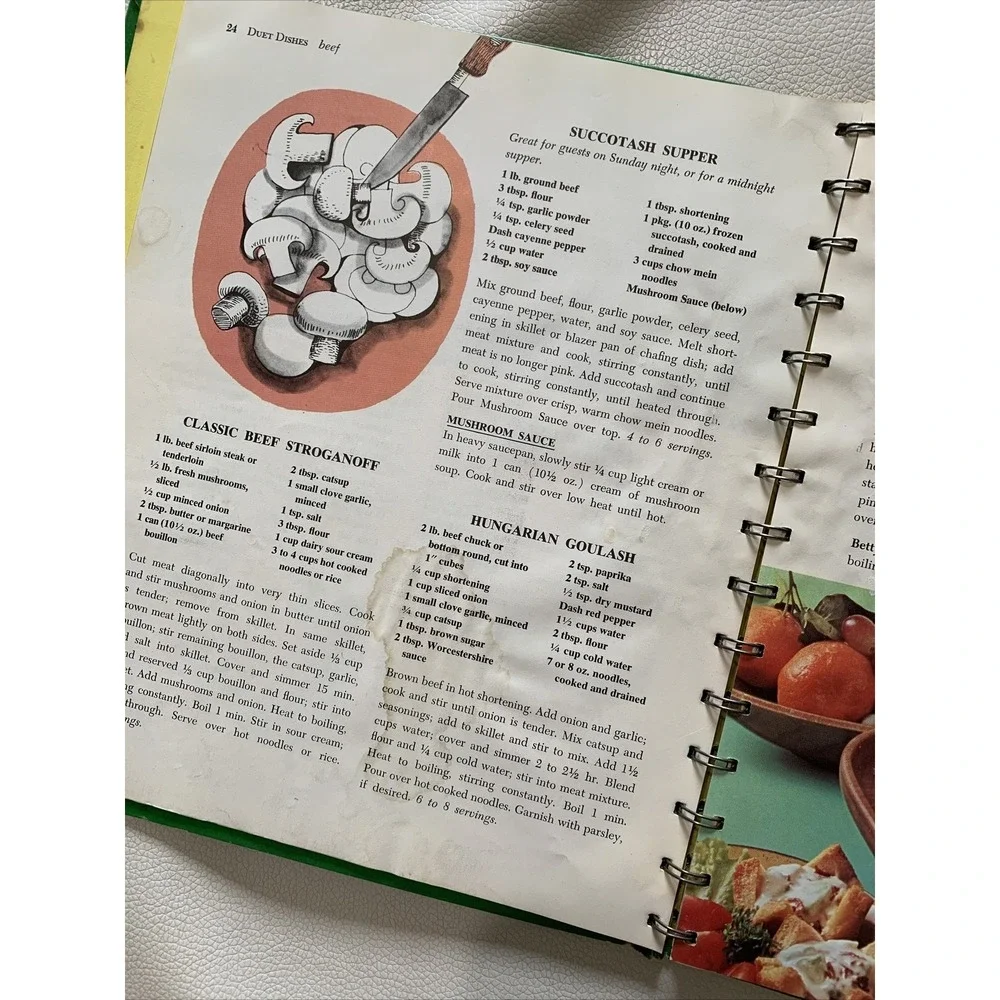 Vintage Betty Crocker's Dinner In A Dash Cook Book 1965 Retro Green Illustrated
